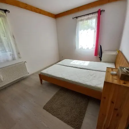 Apartman S Terasou V Prirode 15 Min Z Centra Prahy Lägenhet Prag